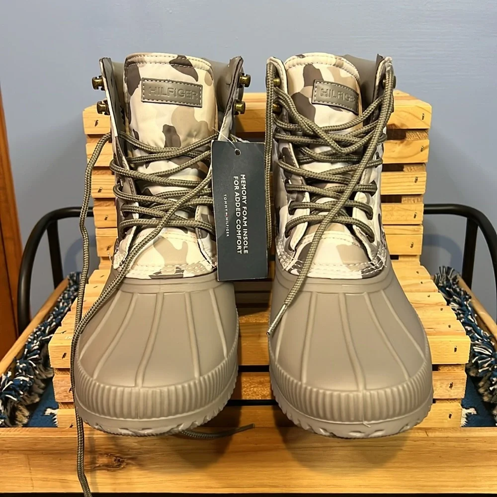 Tommy Hilfiger Winter Boots NWT Size 8